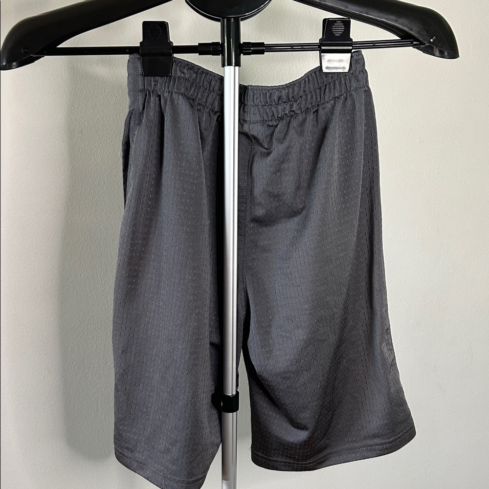 Jordan Kids Gray Shorts - Picture 5 of 6